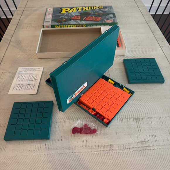 Vintage 1977 Milton Bradley Pathfinder Two Player Tracking Game #4714 - Picture 2 of 15